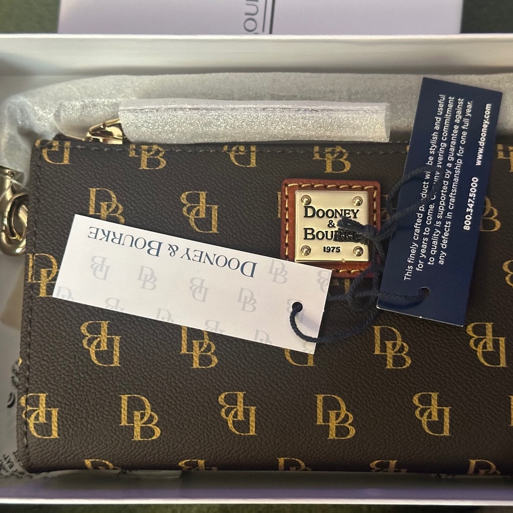 Dooney & Bourke Brown Zip Around Wristlet NWT - Picture 9 of 15